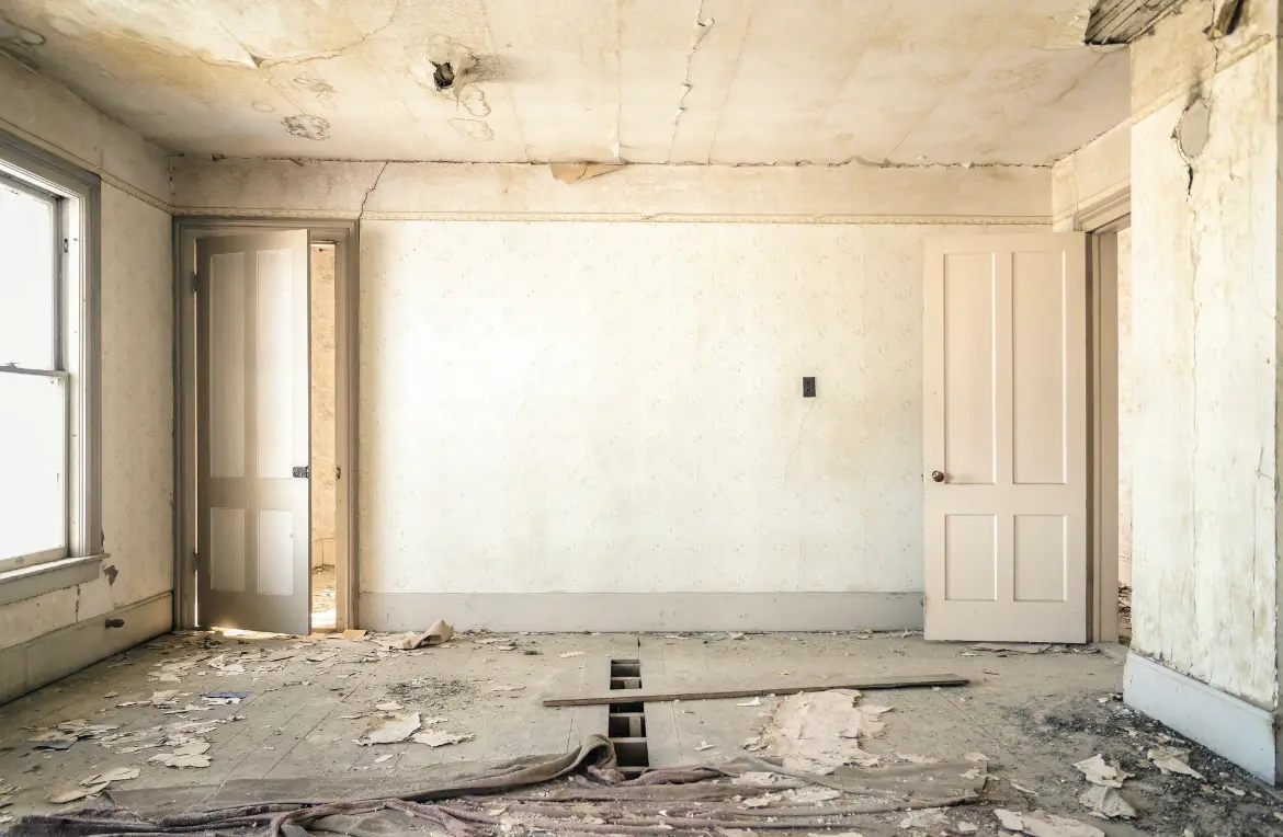 Waste disposal crew managing a cleanout project in Town 'n' Country